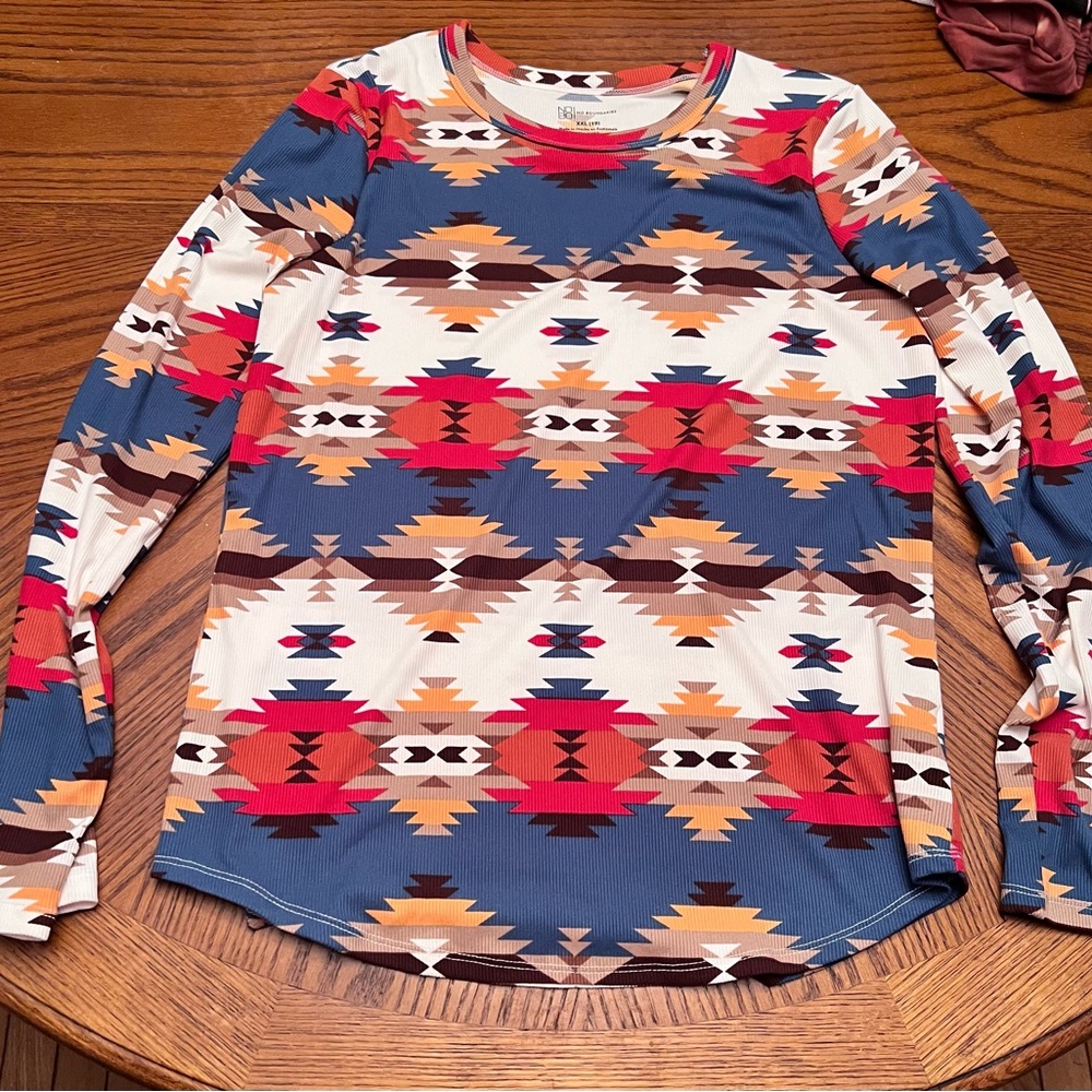 Time and Tru Multicolor Geometric Long Sleeve Top